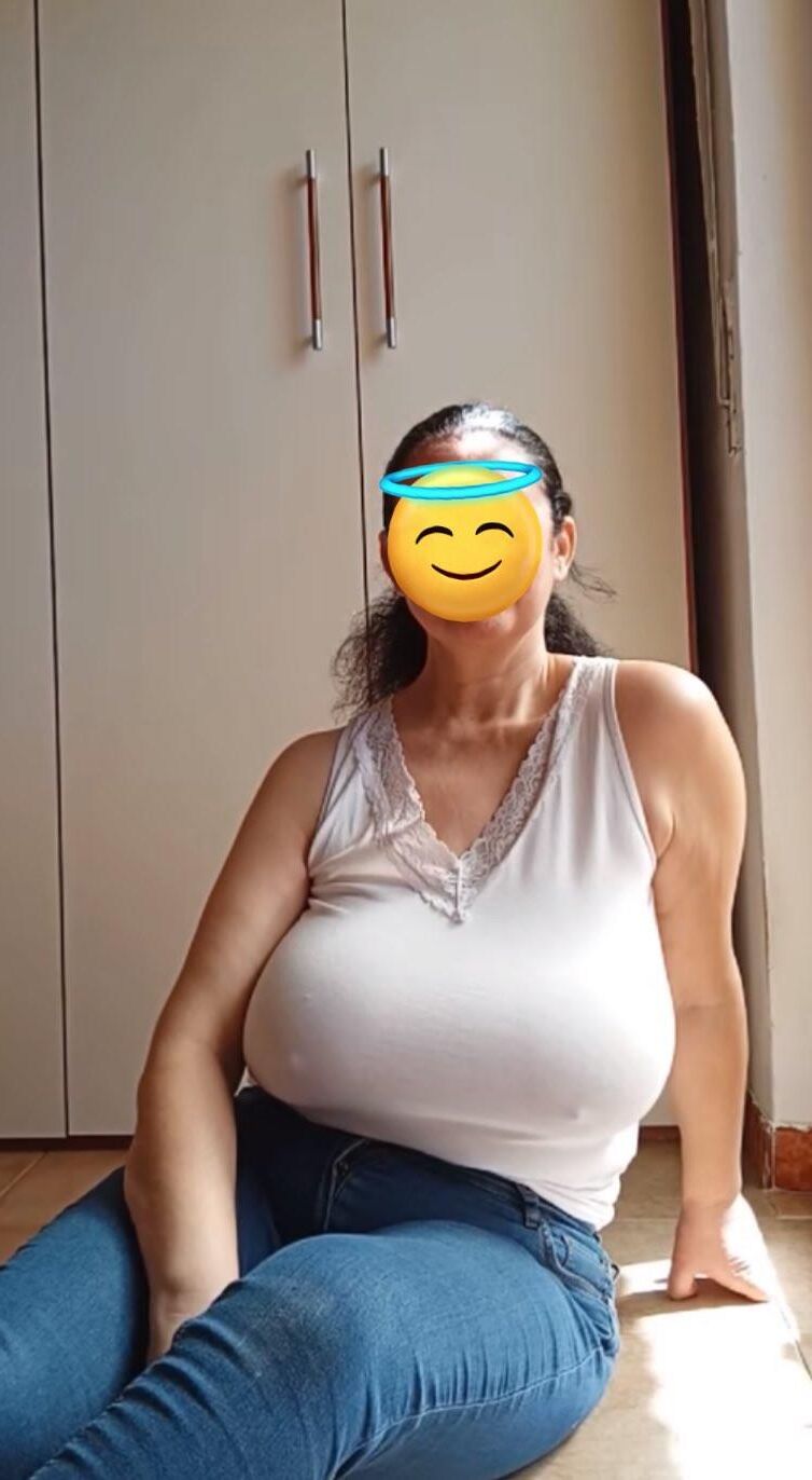 Massive tits milf