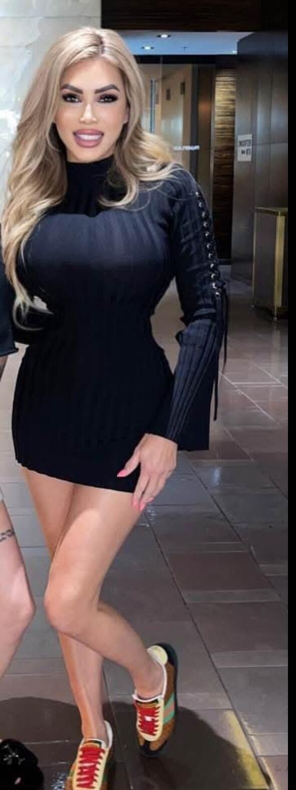 Ultimate Bimbo Milf Mom 