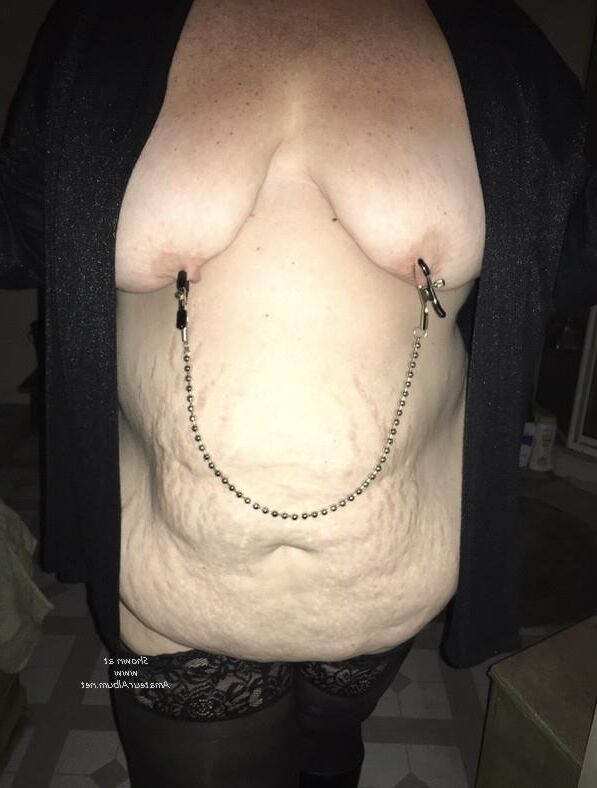 love knowing that y'all jerk off to my pics