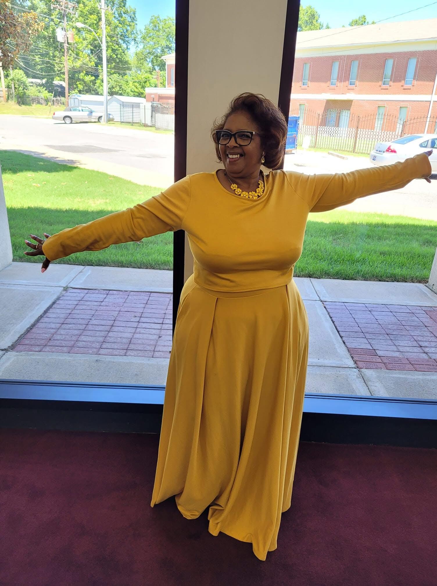 Thick Black Church Going Granny