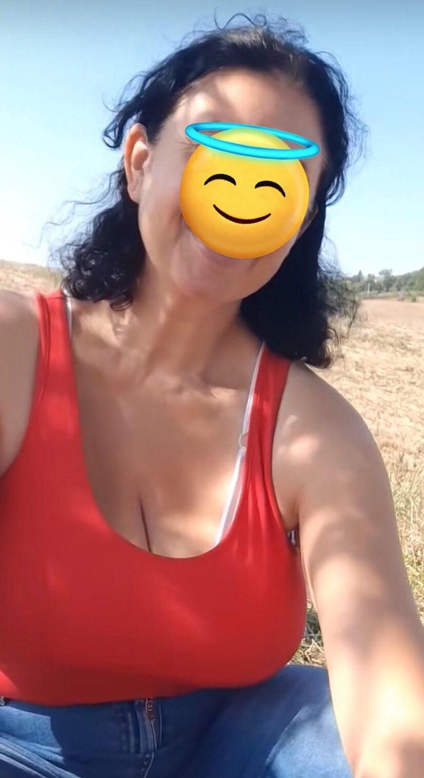 Massive tits milf
