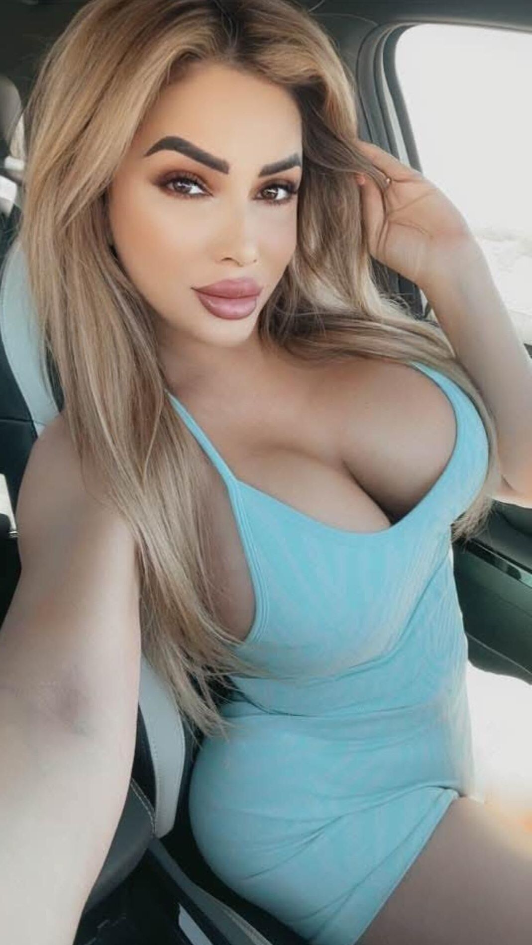 Ultimate Bimbo Milf Mom 