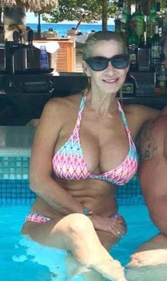 Ultimate Real Bimbo Milf Mom 