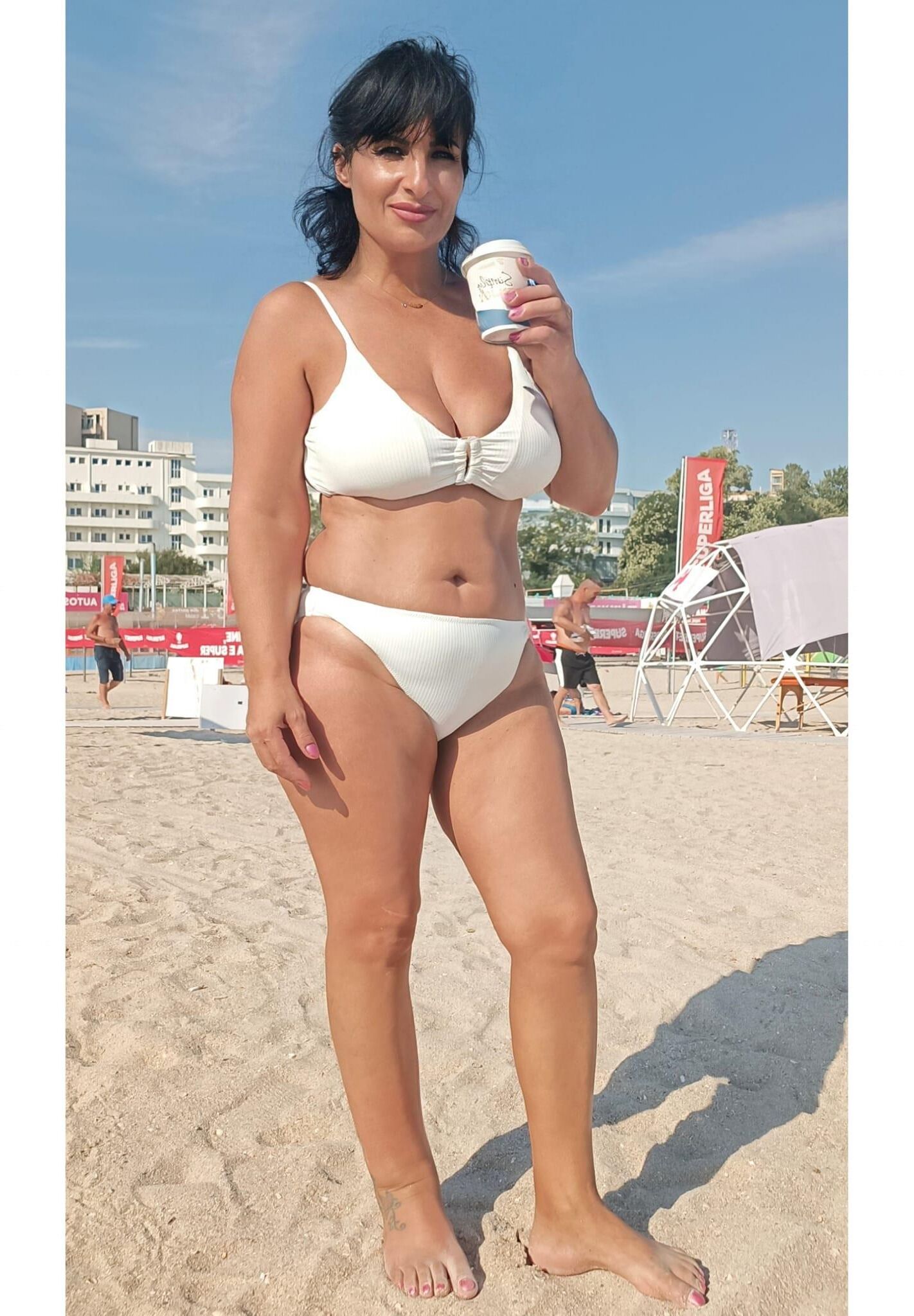 Romanian MILF Madalina
