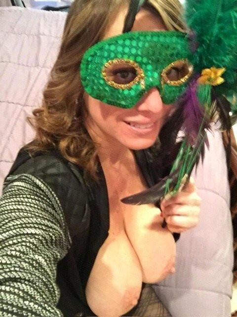 Busty Amateur Milf Hotwife Melissa