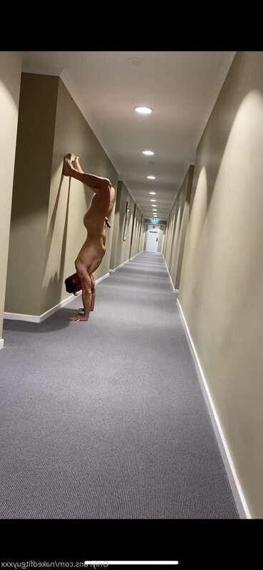 Cara gostoso para mulheres vestidas