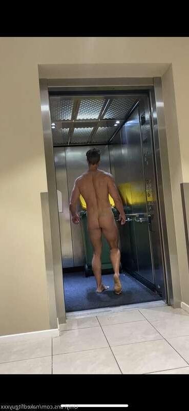 Cara gostoso para mulheres vestidas