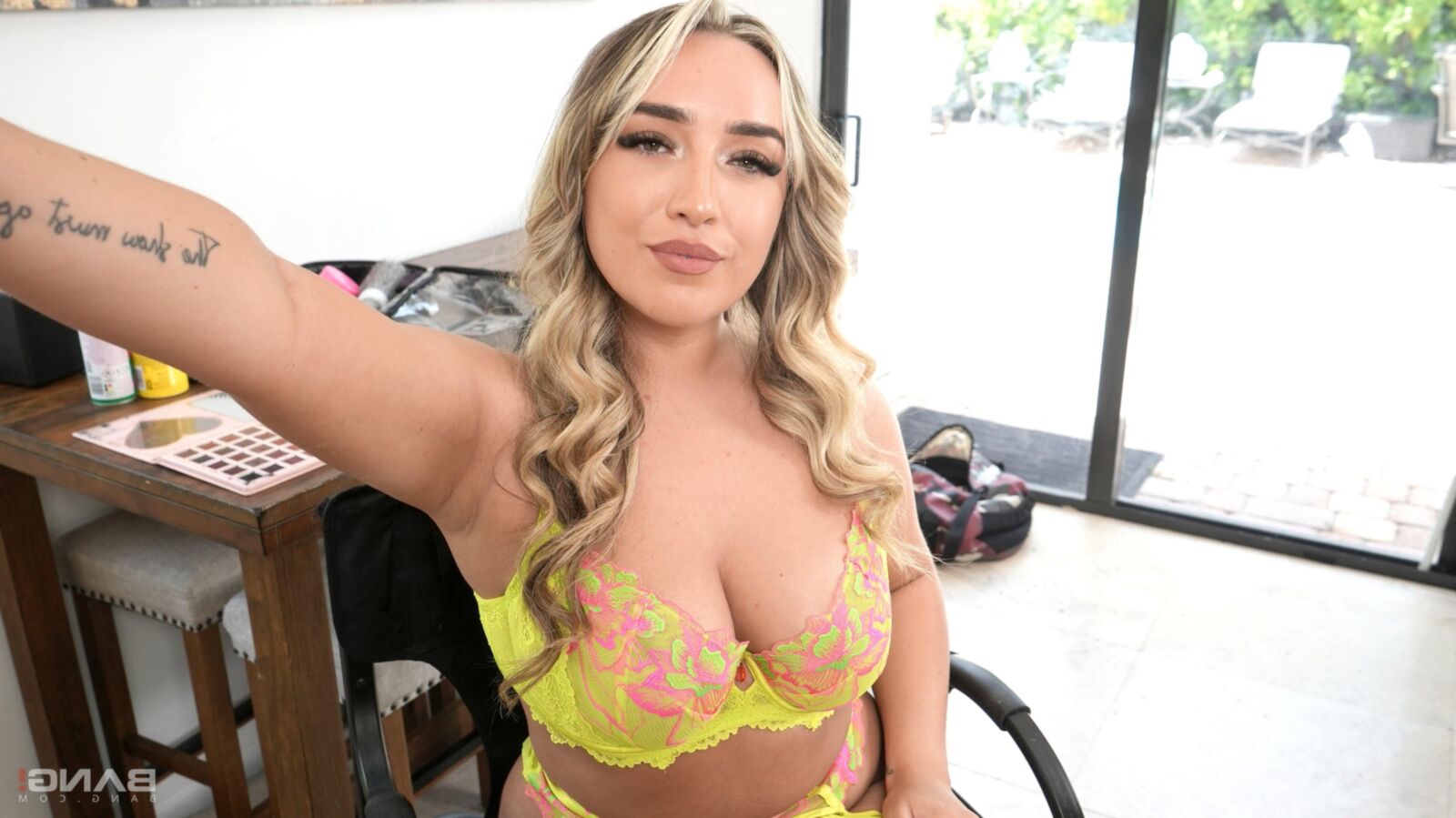 Quincy yo Gets Her Bubble Butt Fucked And Creampied