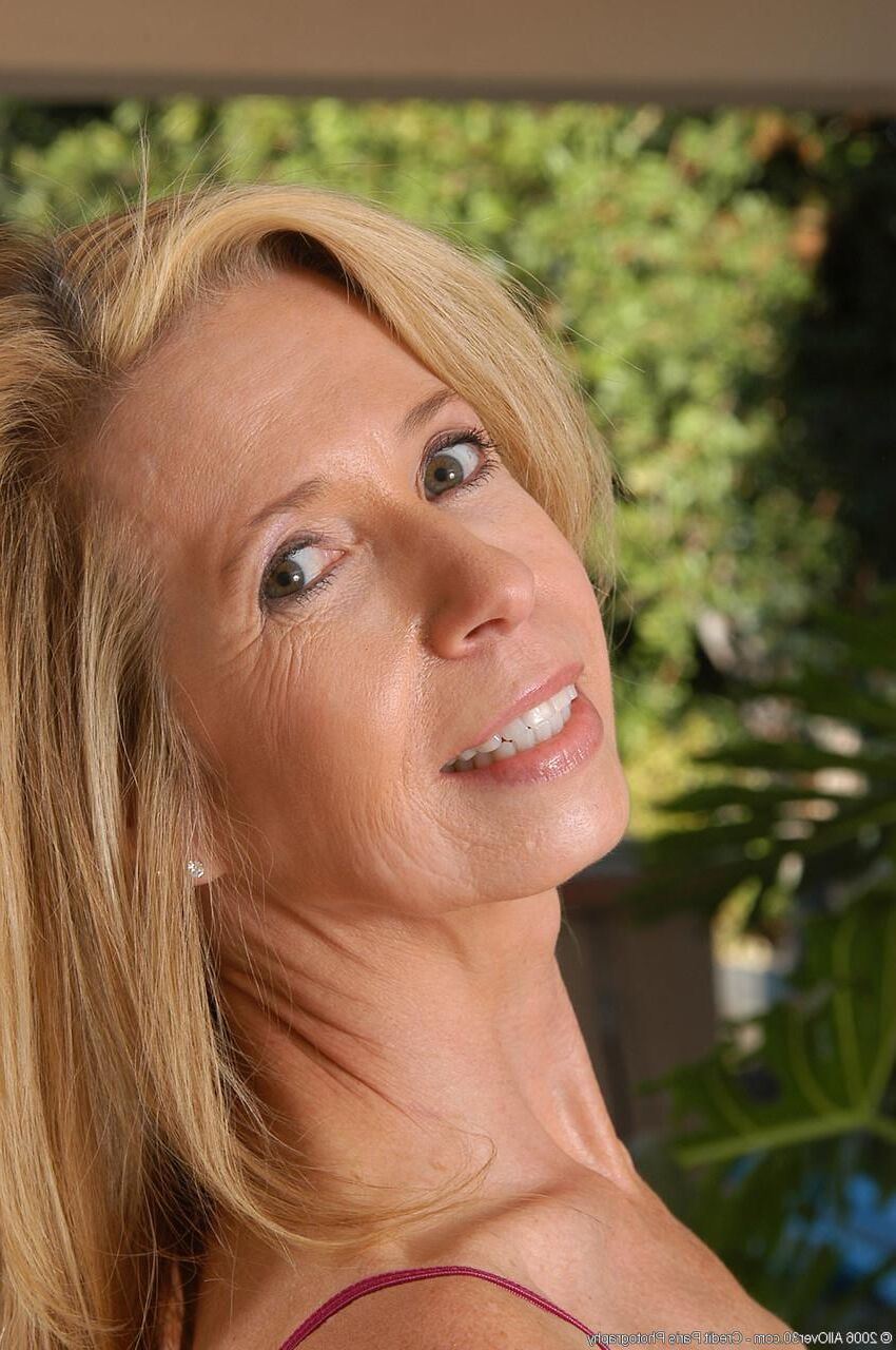 MILF Paradise: Hay algo que nunca me atreví a hacer antes ...