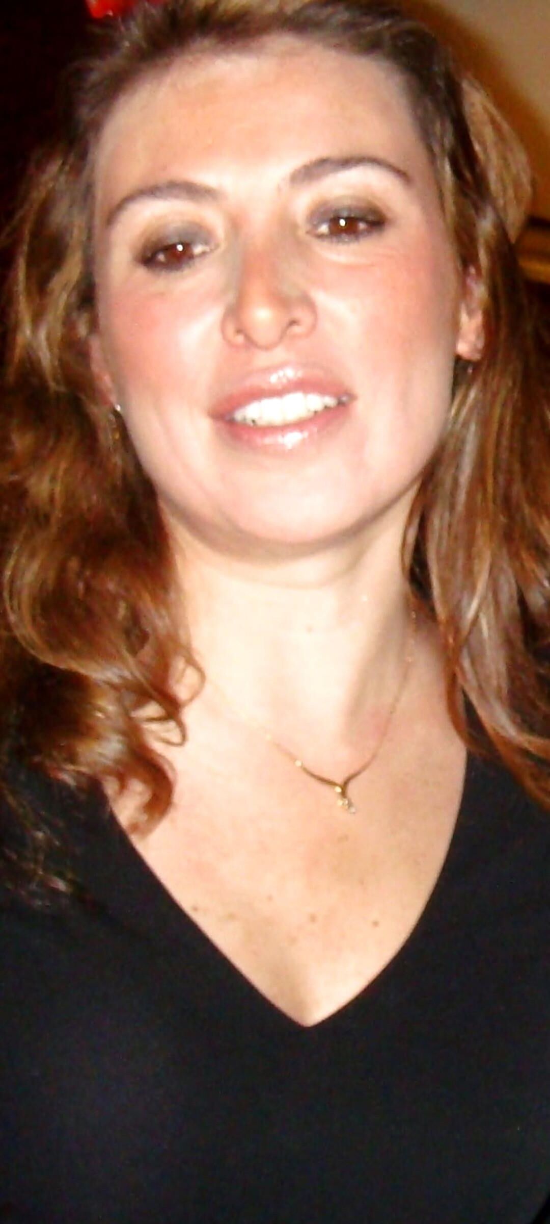 Mature_wife_Adriana