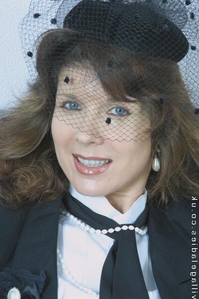 Lorraine in a veil
