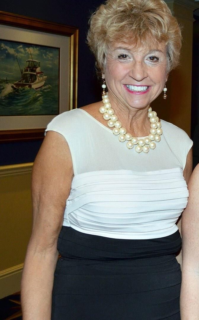 OLDER LADIES I WOULD LIKE IN MY BED N°