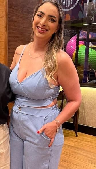SLUT MOM HUGE BOOBS