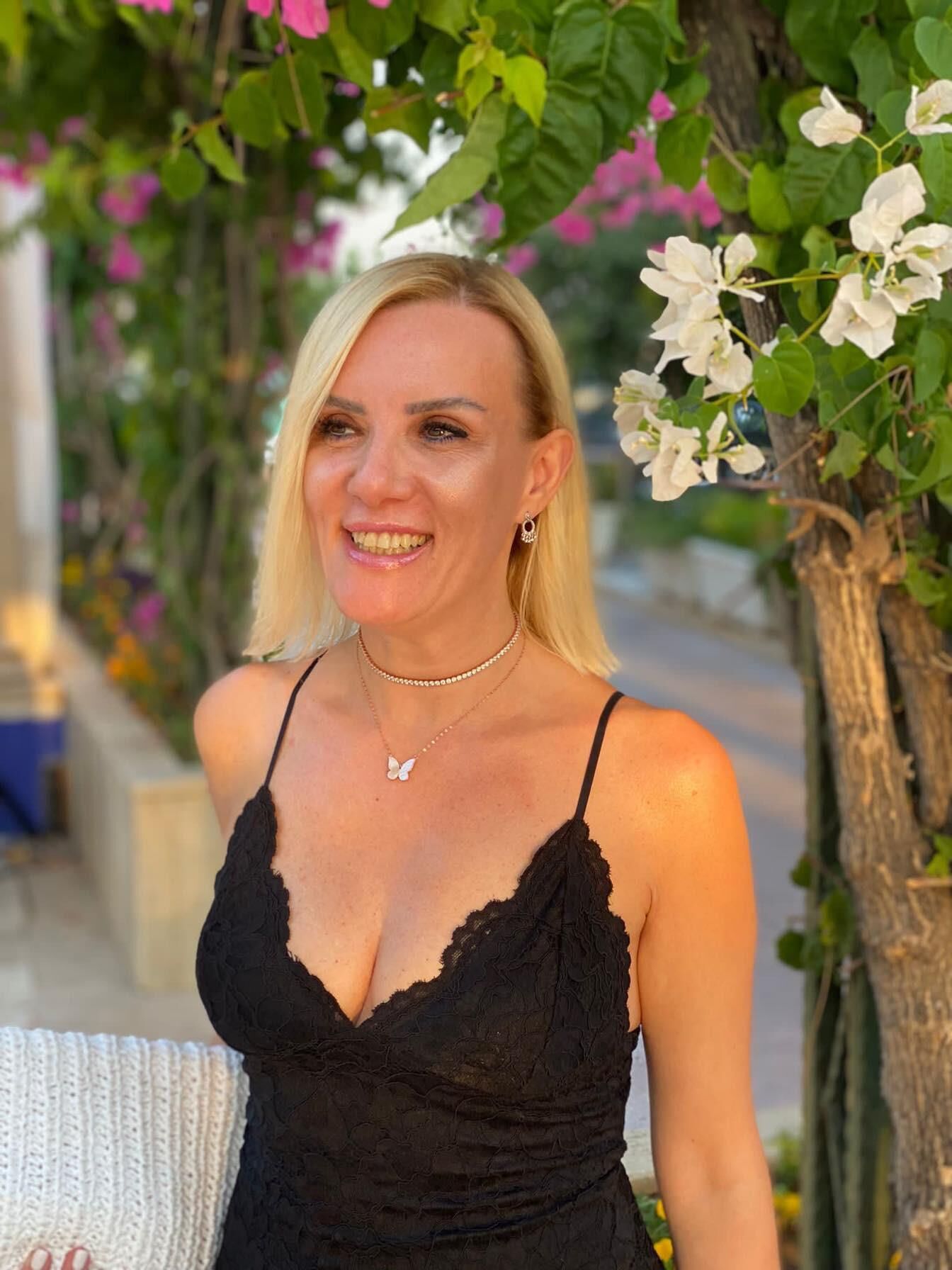 TURKISH MATURE LADY PICTURES 