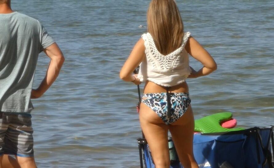 Mãe da bunda flácida de Fatass na praia