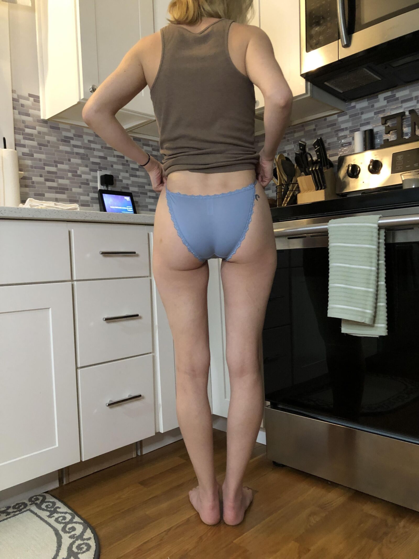 Hot Moms and Wives 