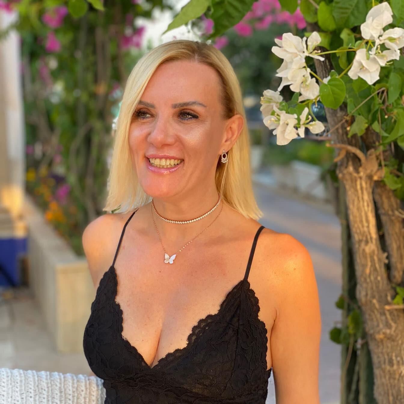 TURKISH MATURE LADY PICTURES 