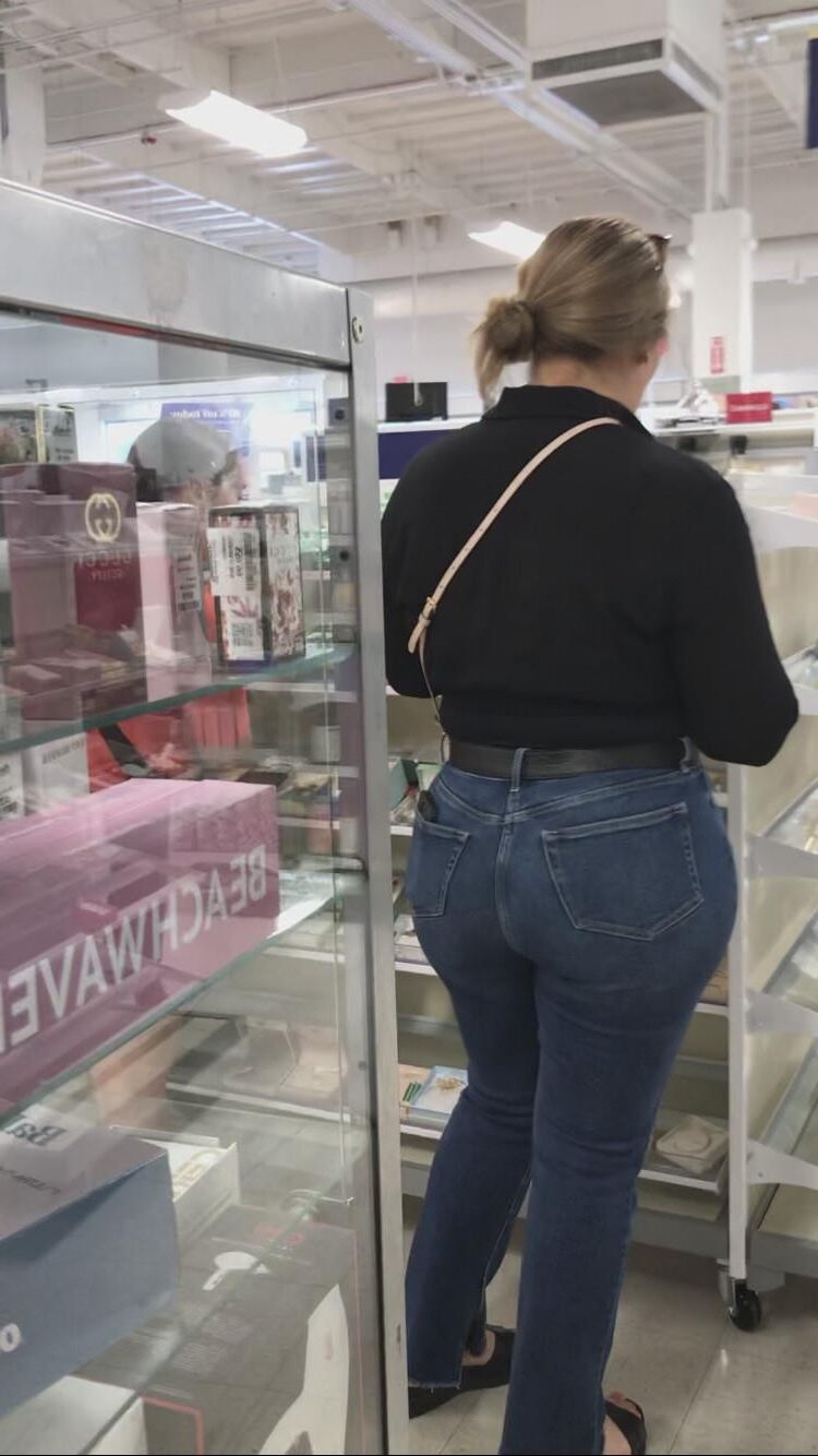 Candid Pawgs Tight Jeans and Pants