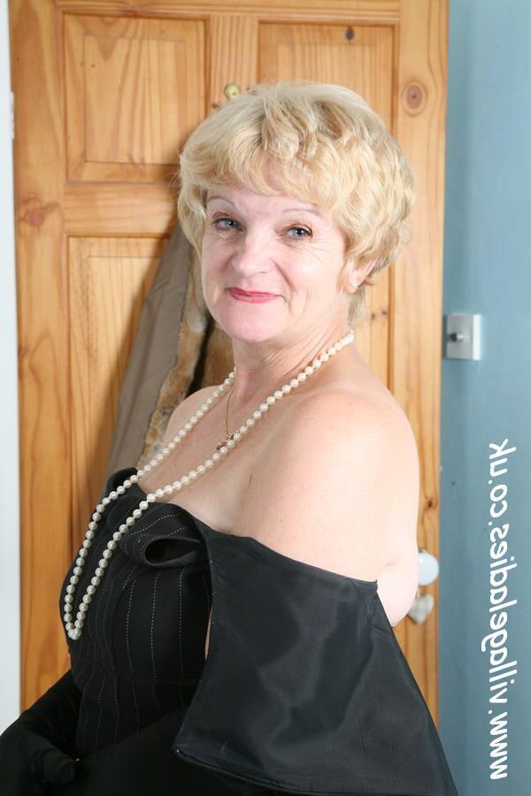 Beau in black 