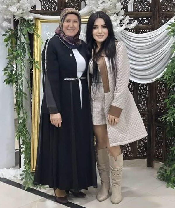 TURKISH MATURE LADY PICTURES 