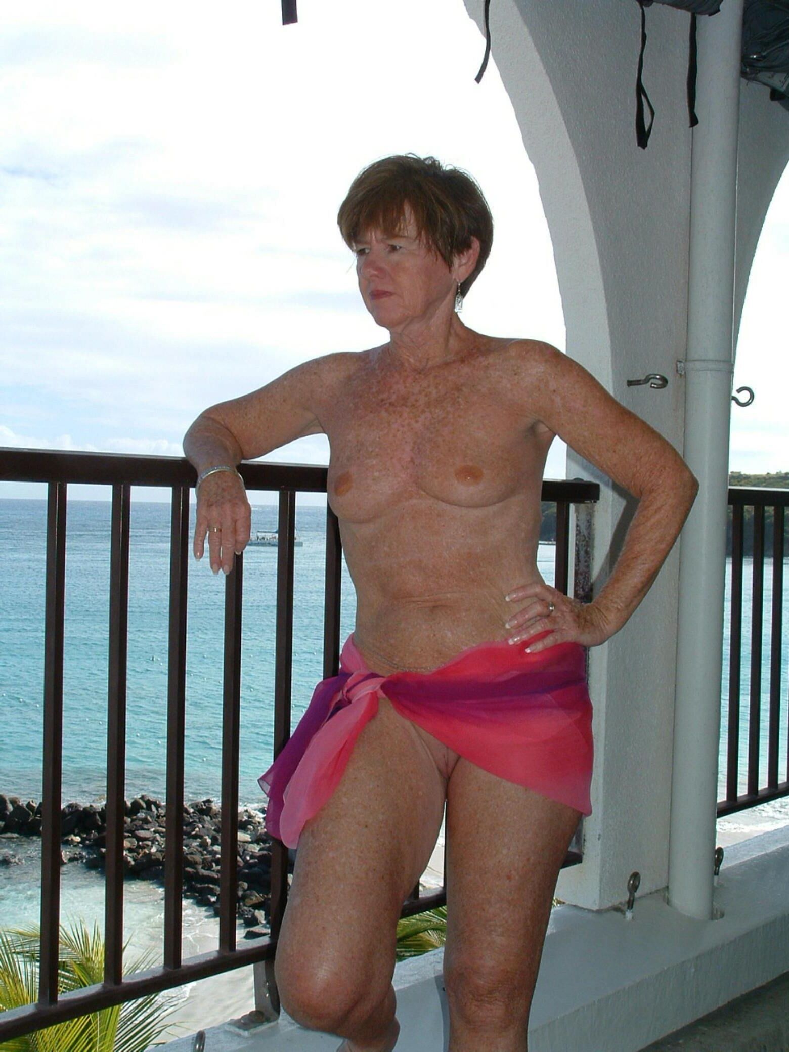 MILFs e Gilfs aleatórios