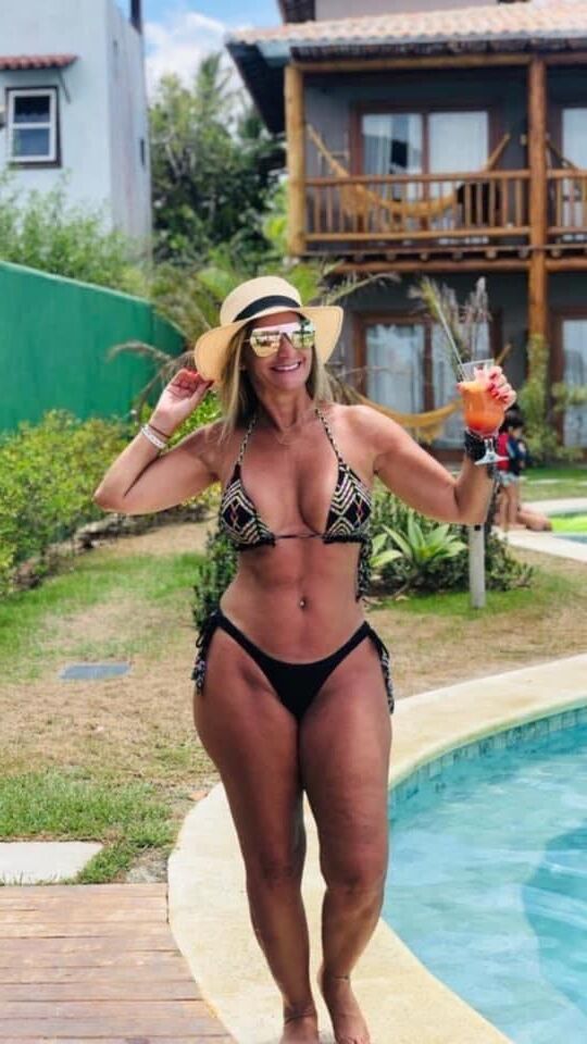 Cougars Milf's ()