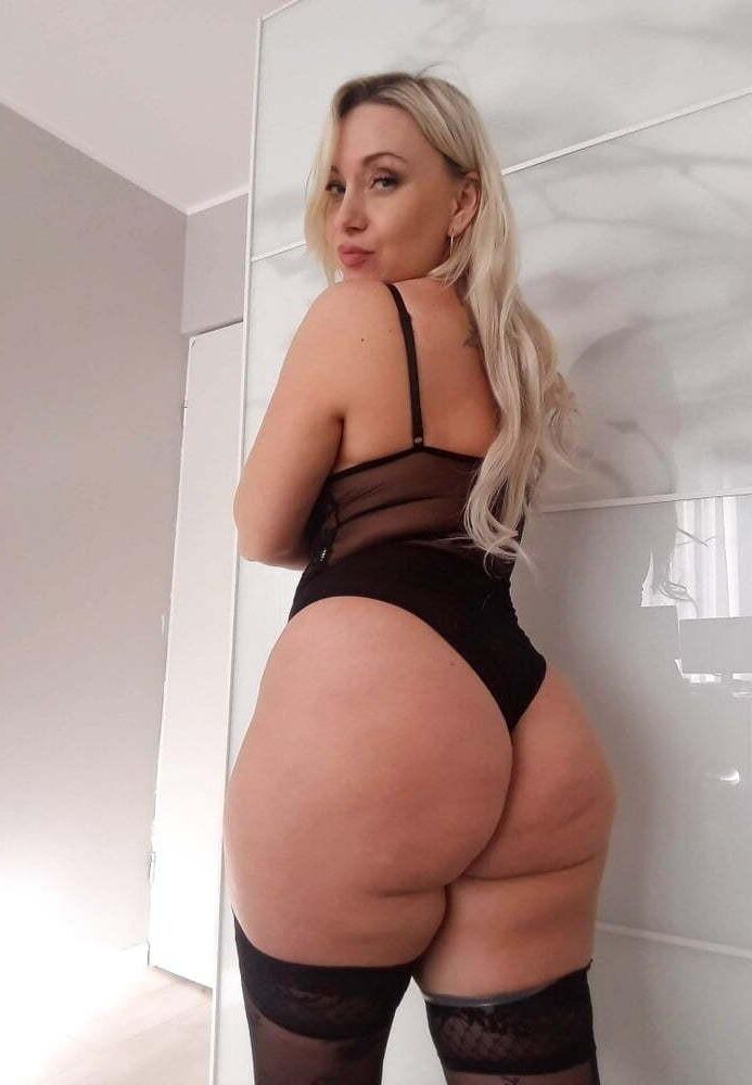 Mature asstastic 