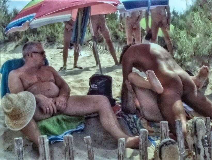 Ladies Being blacked ()