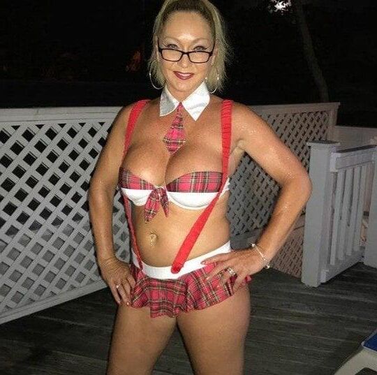 Milfs and mothers 