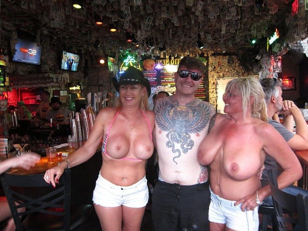 Milfs and mothers 