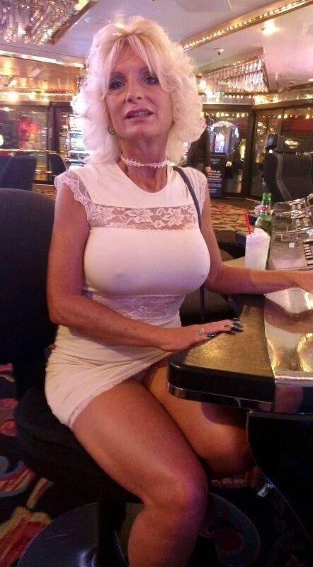 Nice et sexy mature / grand-mère (mix)