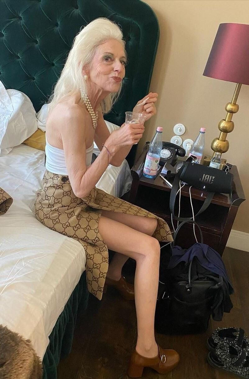 OLDER LADIES I WOULD LIKE IN MY BED N°