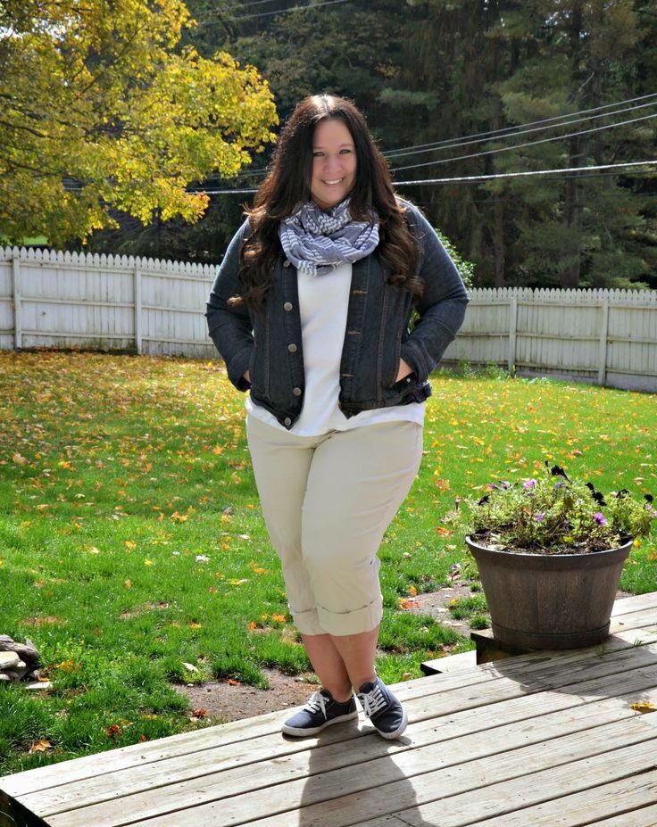 P Intérêt pour la fashionista de la beauté curvante (blogueur MILF)