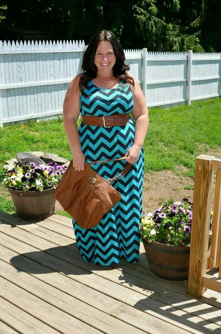 P Intérêt pour la fashionista de la beauté curvante (blogueur MILF)
