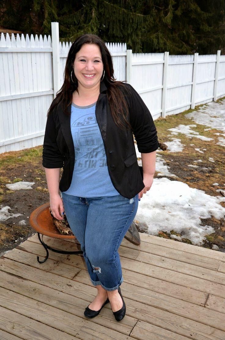 P Intérêt pour la fashionista de la beauté curvante (blogueur MILF)