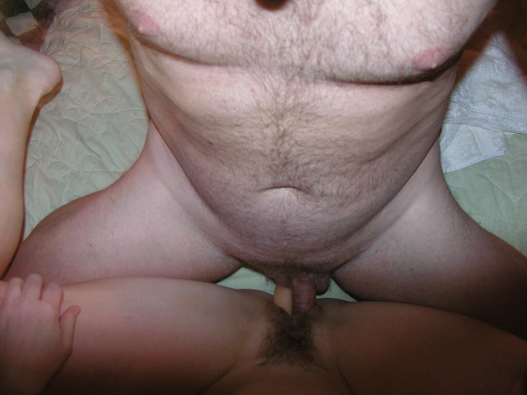 mignonne femme mature excitée et remplie