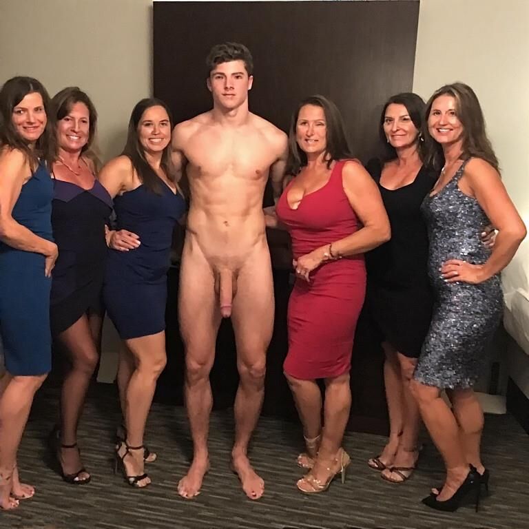AI hen parties with college stud