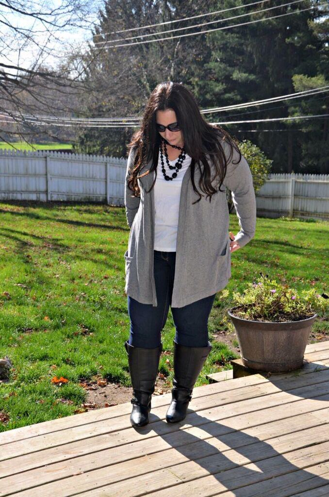 P Intérêt pour la fashionista de la beauté curvante (blogueur MILF)