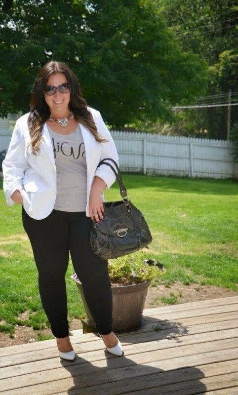 P Intérêt pour la fashionista de la beauté curvante (blogueur MILF)