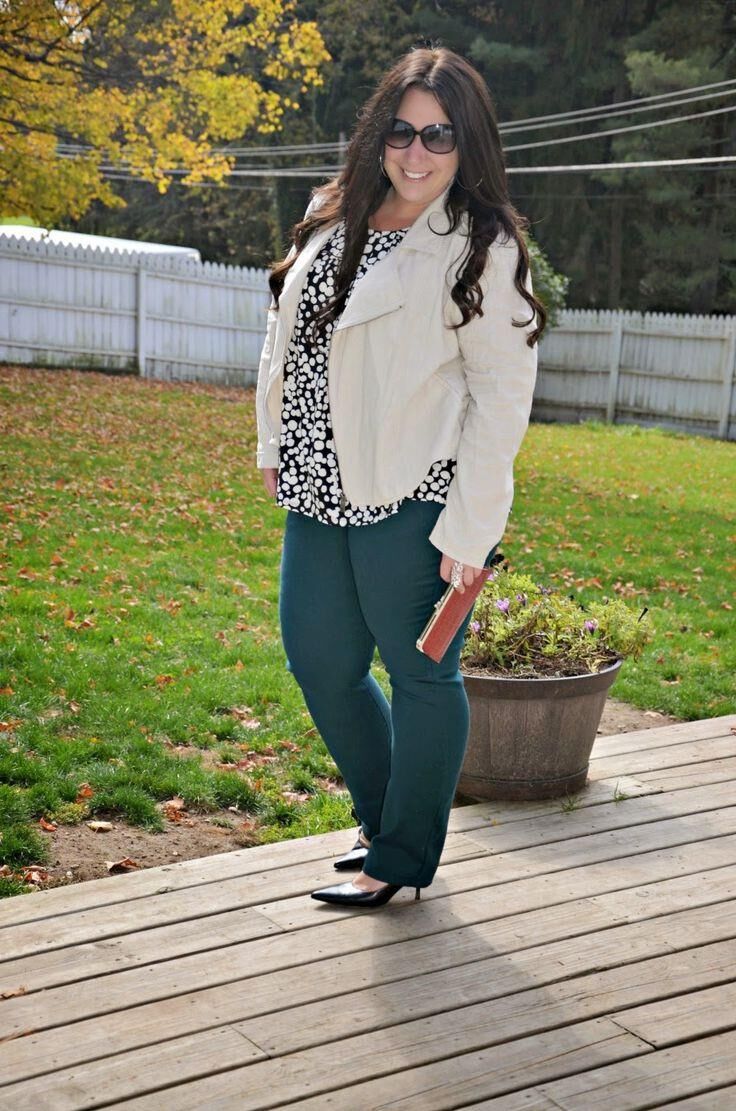 P Intérêt pour la fashionista de la beauté curvante (blogueur MILF)