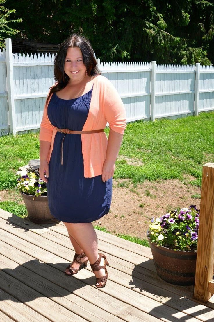 P Intérêt pour la fashionista de la beauté curvante (blogueur MILF)