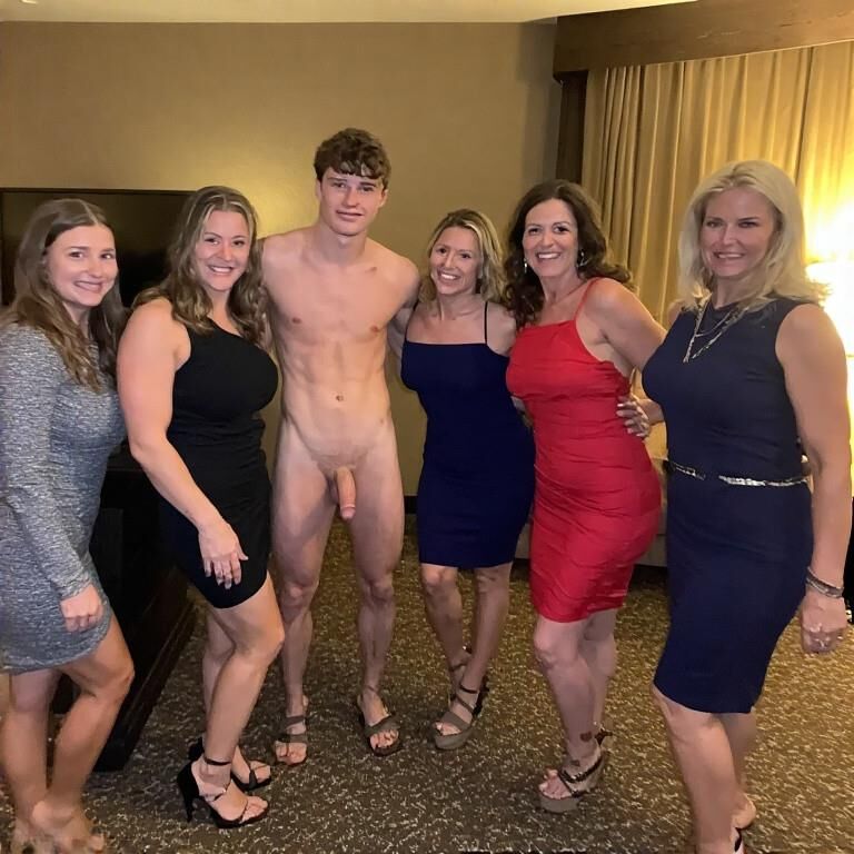 AI hen parties with college stud