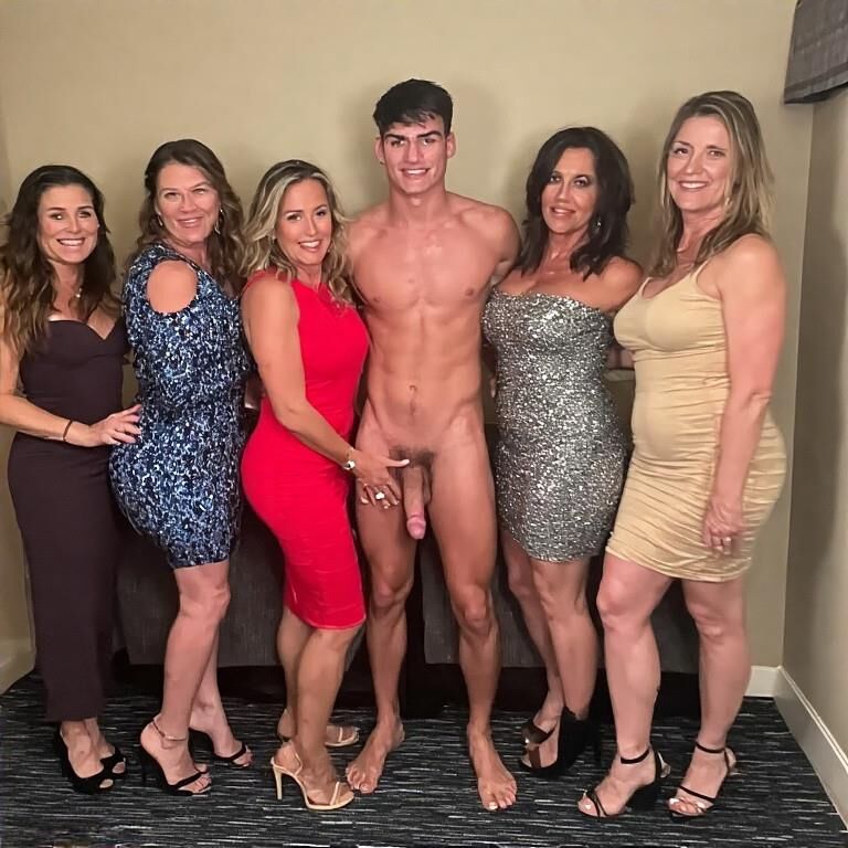 AI hen parties with college stud