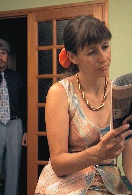 Шлепая и стыд слабые густые зрелые брюнетки черные чулки