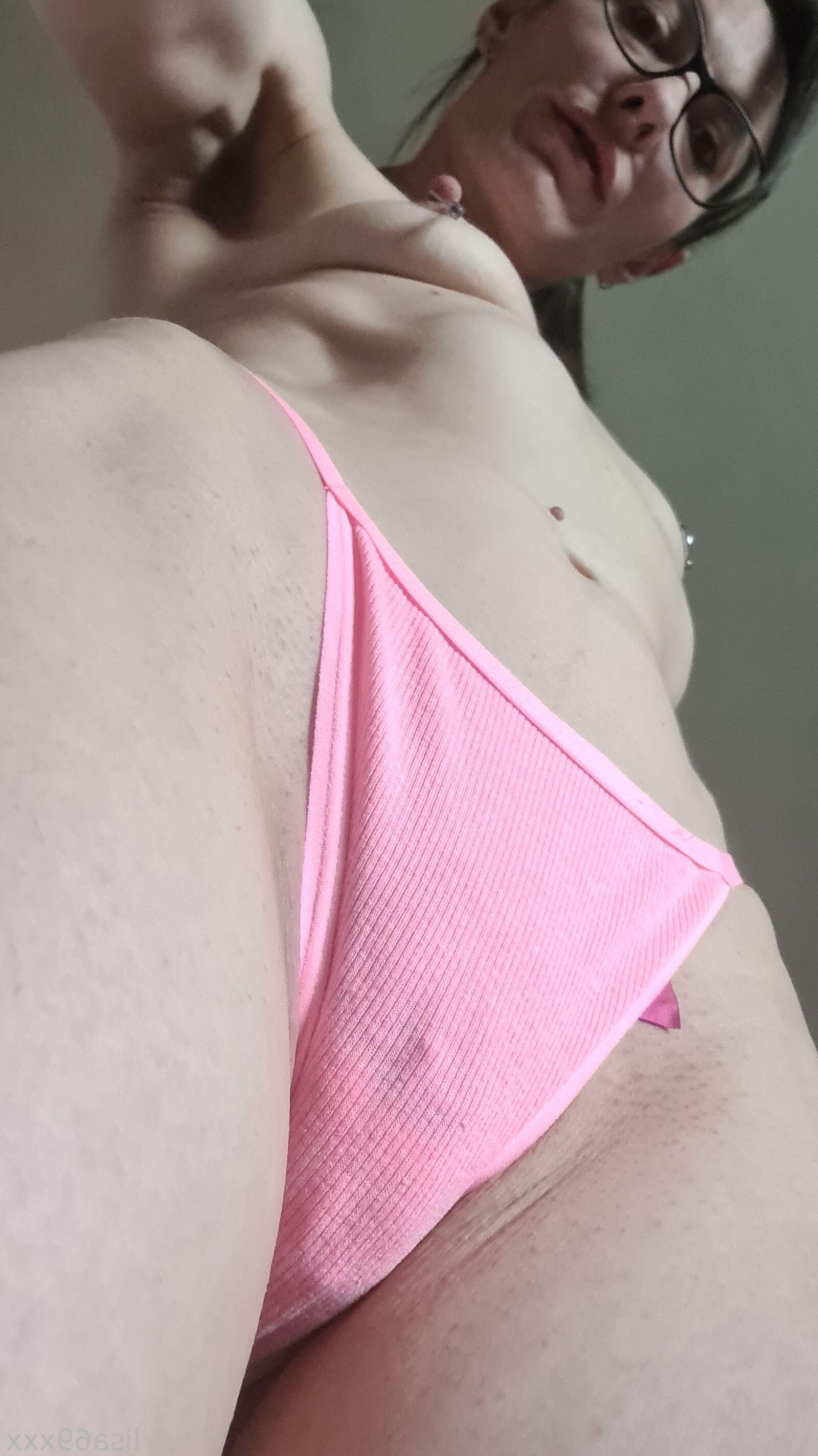lisaxxx alias lisalovesanal (partie)