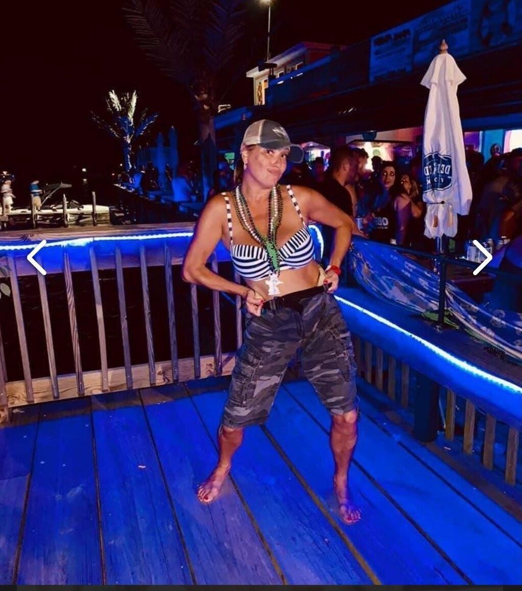 Super sexy hotwife melissa