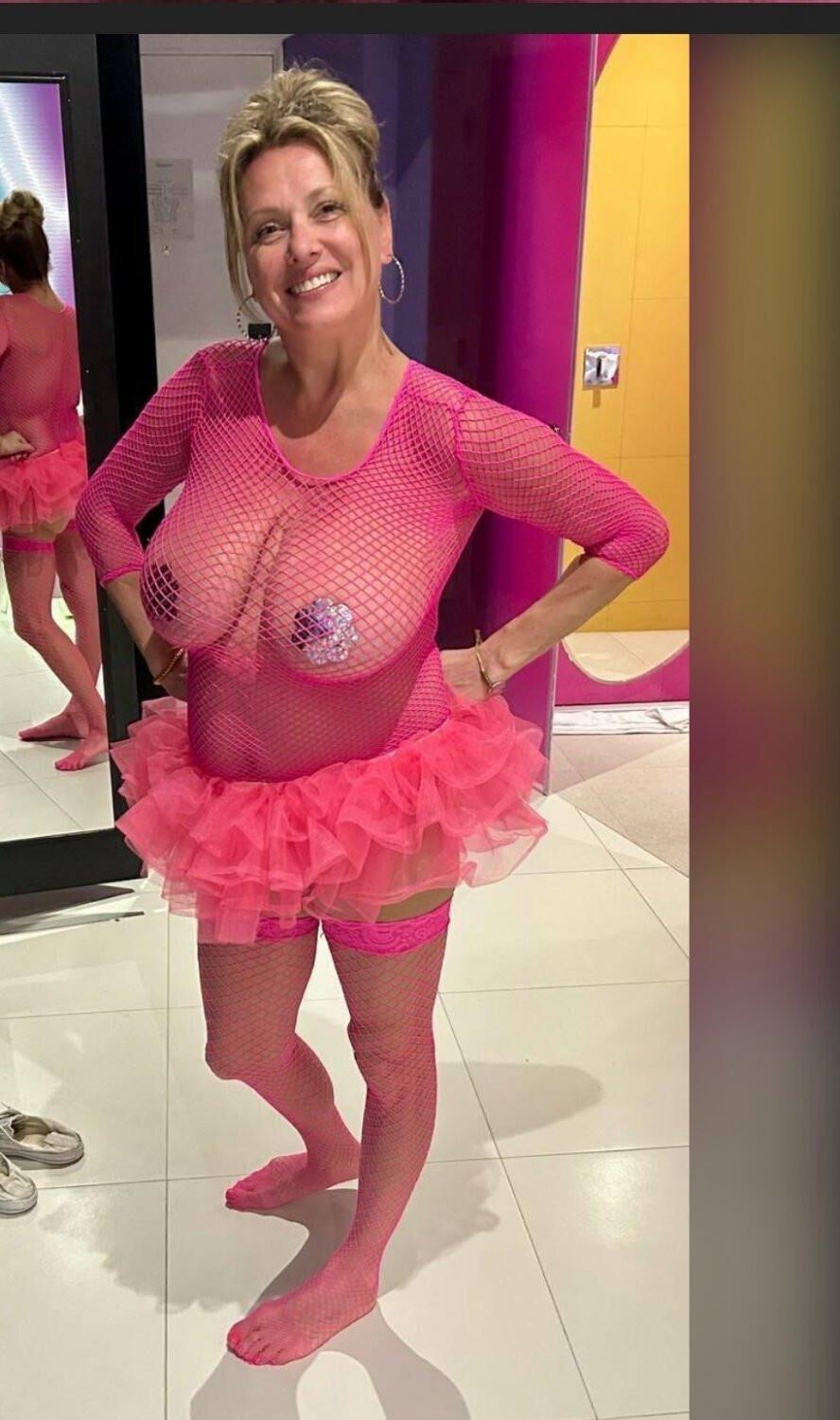 Super sexy hotwife melissa