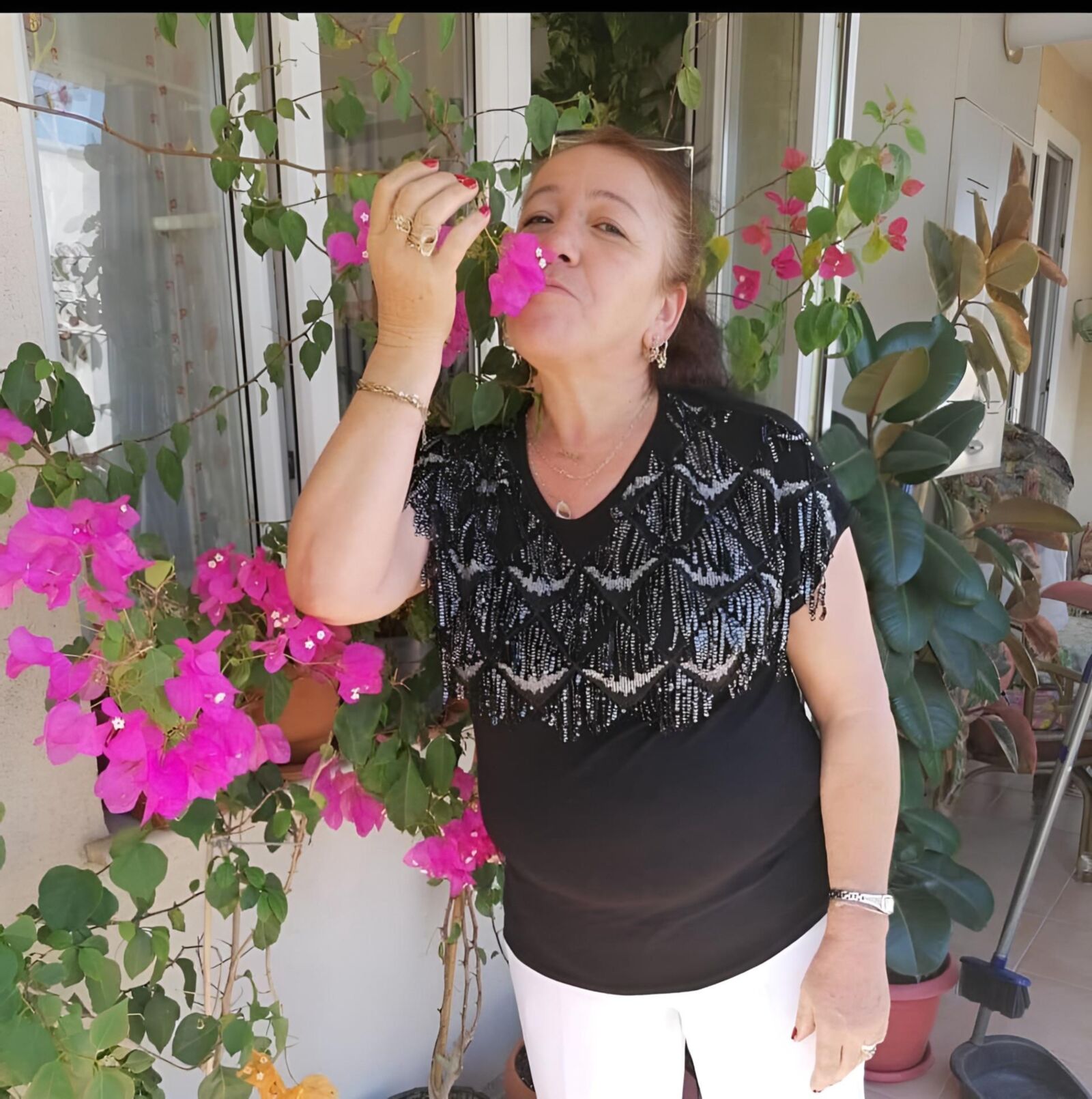 TURKISH MATURE LADY PICTURE 