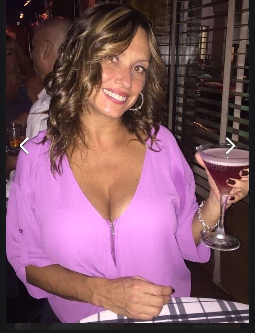Super sexy hotwife melissa