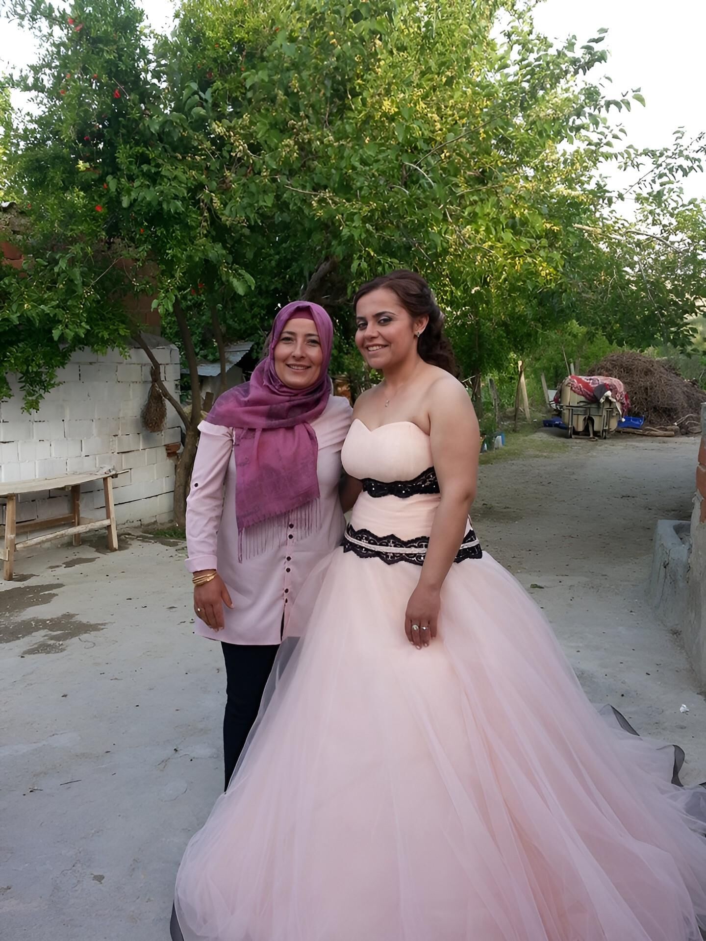 TURKISH MATURE LADY PICTURE 